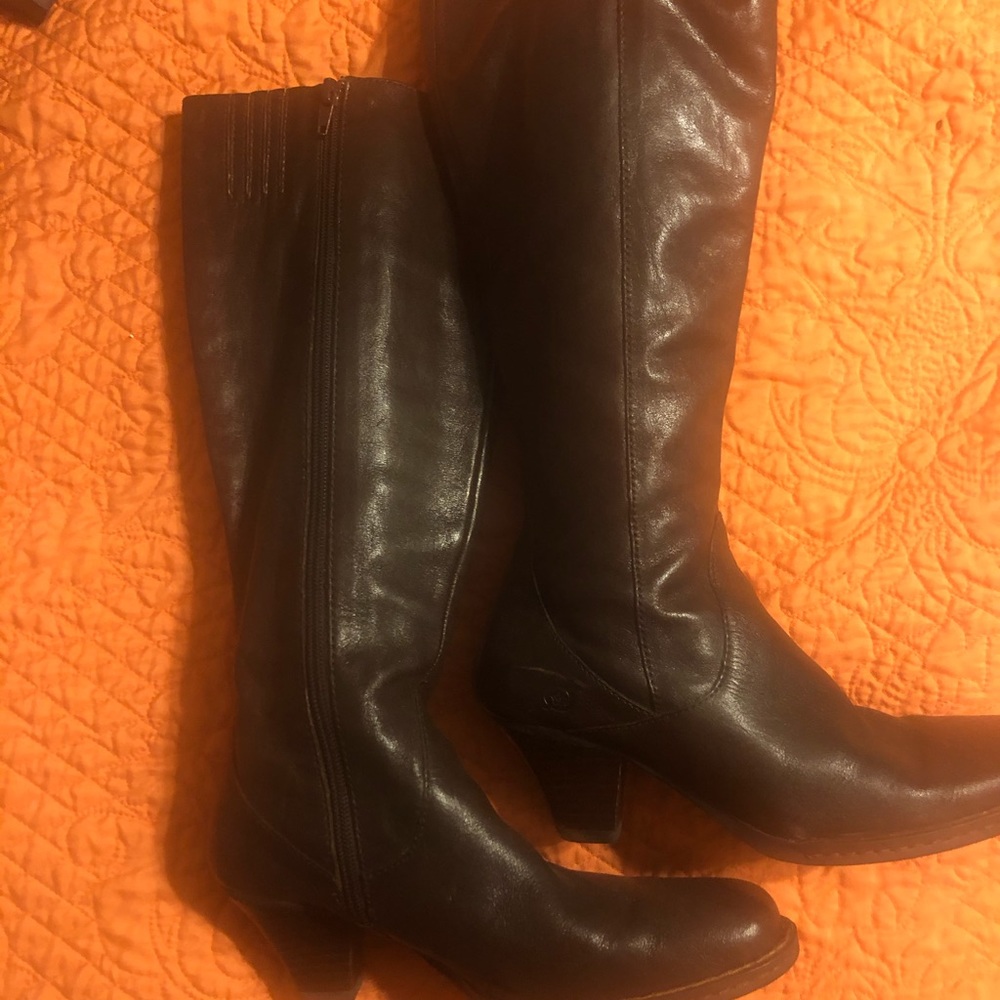 Women’s brown Born knee high boots